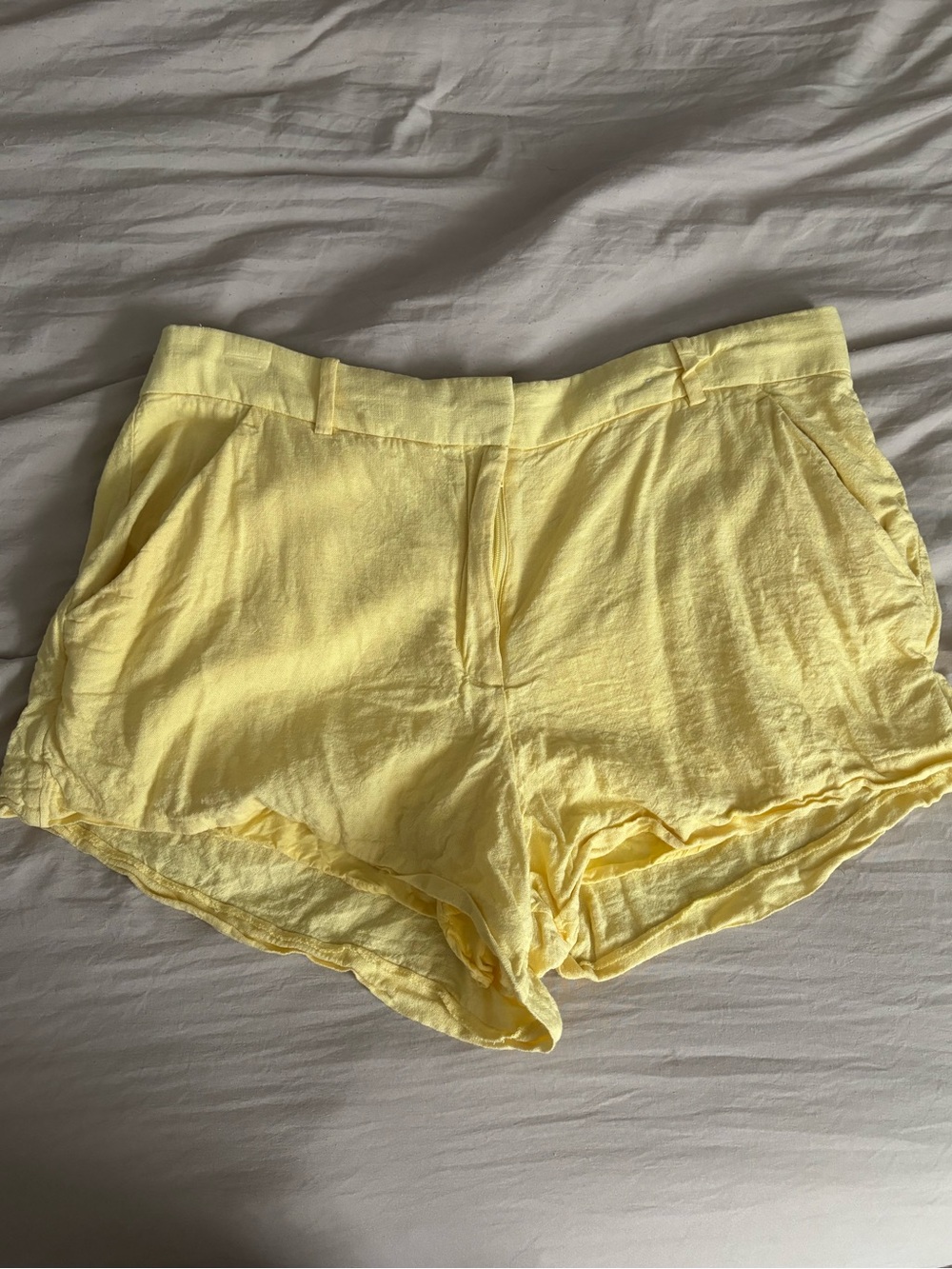 Abercrombie & Fitch Pale Yellow Linen-Blend Women's Shorts